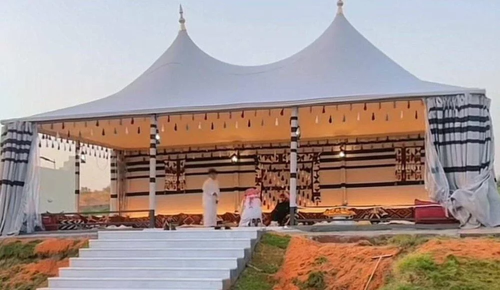 بيوت شعر ملكية وعادية